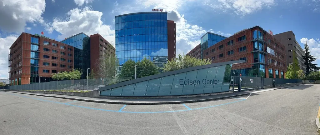 1280px-Uffici_Edison_a_Sesto_San_Giovanni_07